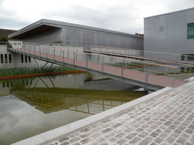  passerelle, campus universitaire